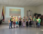 "Žvirbliukų" grupės dainorėliai